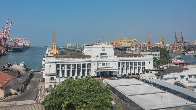 SL_Colombo_asv2020-01_img06_Sea_port