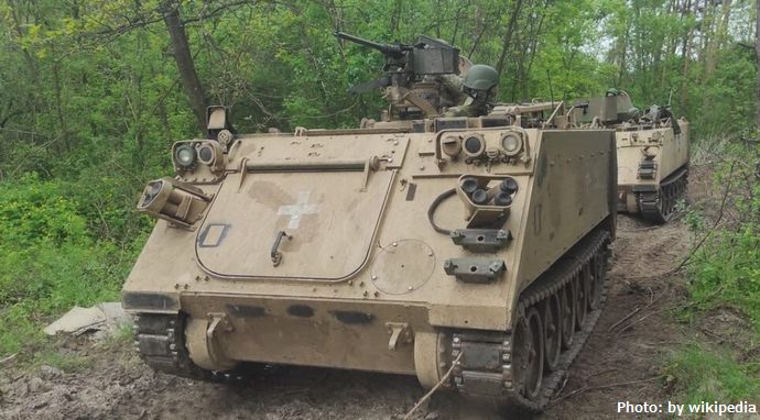「戦場のタクシー」M113、米国がウクライナに装甲兵員輸送車の供与加速…2カ月で300両！