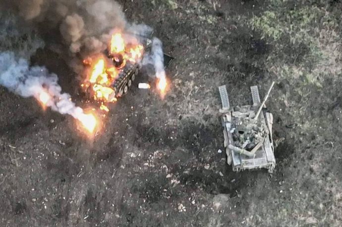 ロシア軍がウクライナ東部で大規模な突撃…戦車・バギー・バイクなどの混成部隊がドローンに阻まれ50人死亡！