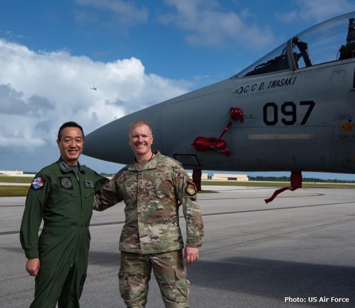 空自隊員と米空軍パイロットがワッペンを交換など交流…日米豪共同訓練「コープノース2023」！