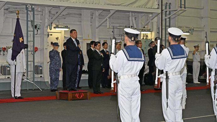 自衛隊「観閲式」の中止…「軍靴の音が遠ざかった」との声に専門家は「むしろ音が聞こえる」！