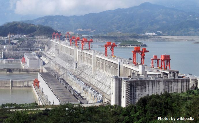 中国がヒマラヤ山脈の峡谷に「巨大すぎるダム」の建設を計画、発電量は三峡ダムの3倍…国境紛争にも発展か！