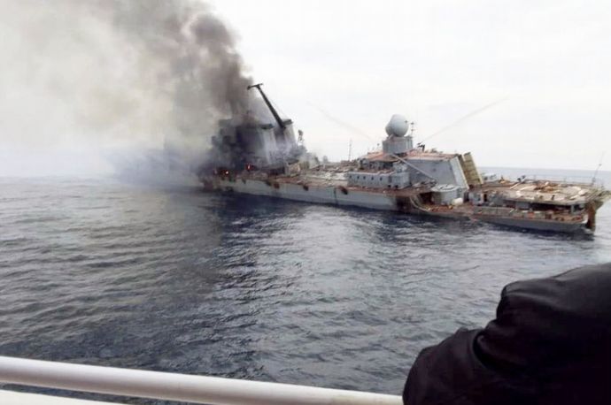「ロシア黒海艦隊を東部に引きこもらせた」持たざる者の戦術を成功させたウクライナ軍を大きく評価…英国防省！