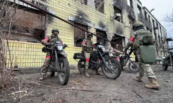 ドネツク州ポクロウシク北東でロシア軍が突破口、犠牲者続出のオートバイ突撃で！
