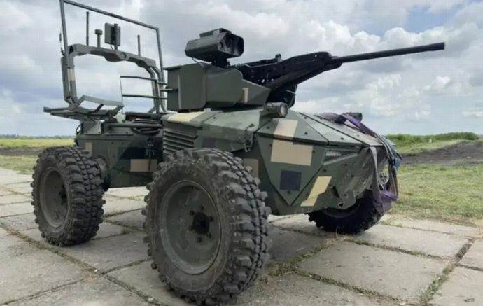 ウクライナ軍のドローン軍団、無人車両と空中ドローンを連携しロシア軍の陣地を攻撃…全て無人兵器は軍事史上初！