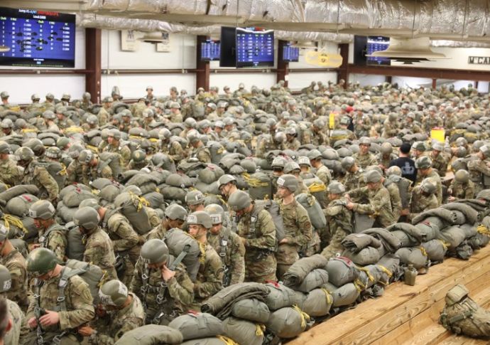 米陸軍空挺兵候補生、約3週間のベーシック・エアボーン・コースで訓練中！