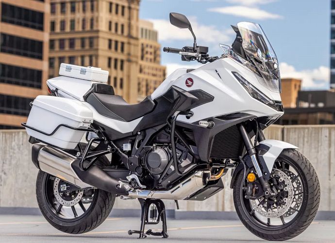 ホンダ、米国の警察向け新型白バイ「NT1100 POLICE」を発表…特殊パーツを多数装備！
