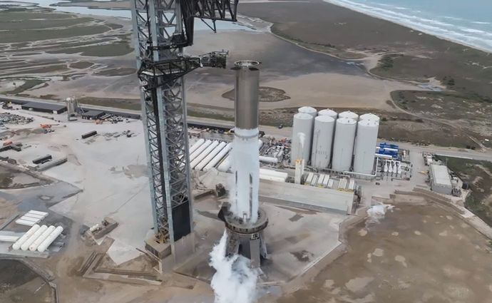 スペースX、「スーパー・ヘヴィ」ロケット…33基のエンジン燃焼試験が完了！