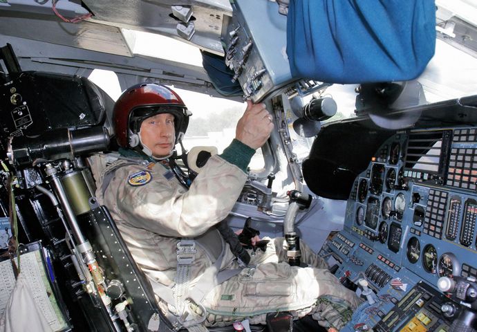 Vladimir_Putin_Cockpit_TU-160_Bomber