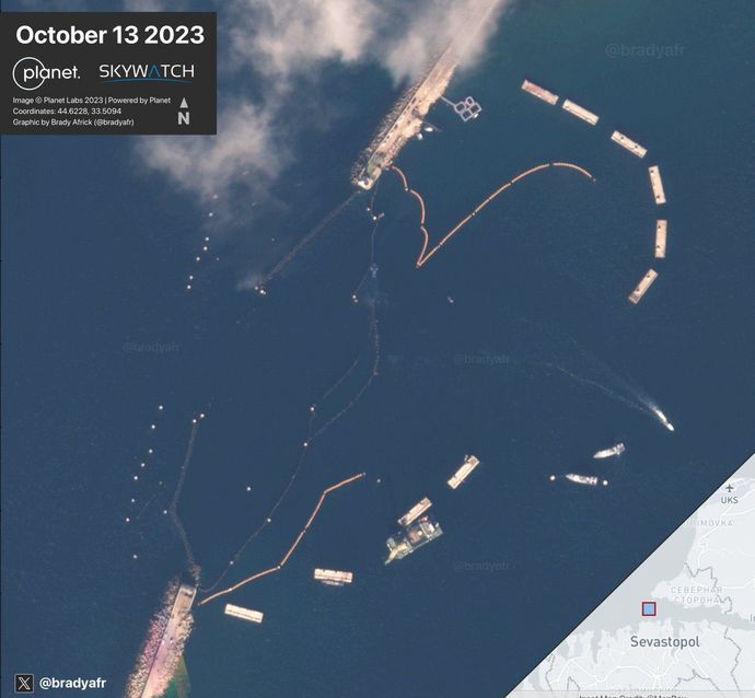 ロシア黒海艦隊のセバストポリ海軍基地に設置された対ドローン障壁！