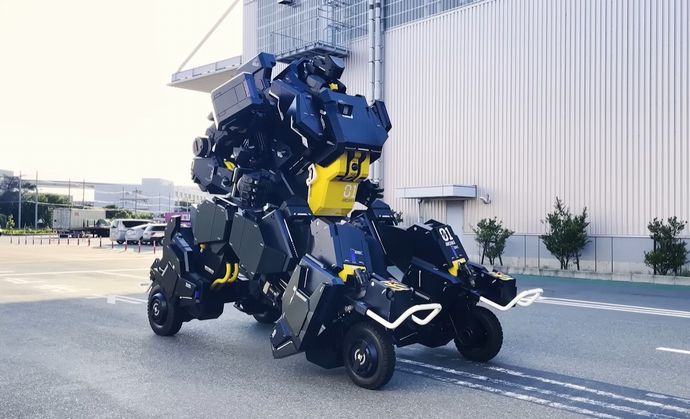 全高4.5mロボットモードとビーグルモードに変形する搭乗型ロボット「アーカックス」が最高速テスト！