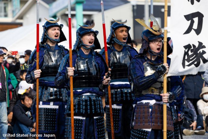 海兵隊員が侍の衣装に身を包み「鞍掛合戦出陣絵巻」に参加…岩国市玖珂町！