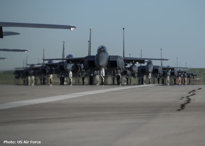 米空軍のf 15eストライク イーグル戦闘機部隊がエレファント ウォークを披露 第366戦闘航空団所属 軍事 ミリタリー速報 彡 米空軍のf 15eストライク イーグル戦闘機部隊がエレファント ウォークを披露 第366戦闘航空団所属 軍事 ミリタリー速報 彡