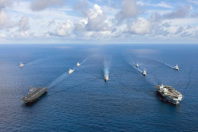 海自護衛艦「かが」とイギリス海軍空母「プリンス・オブ・ウェールズ」が共同訓練…24時間後に韓国海軍と交代！