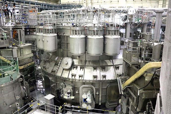 世界最大クラス体積約160立方mのプラズマ生成に成功…量研機構が「核融合実験炉」運転開始式！