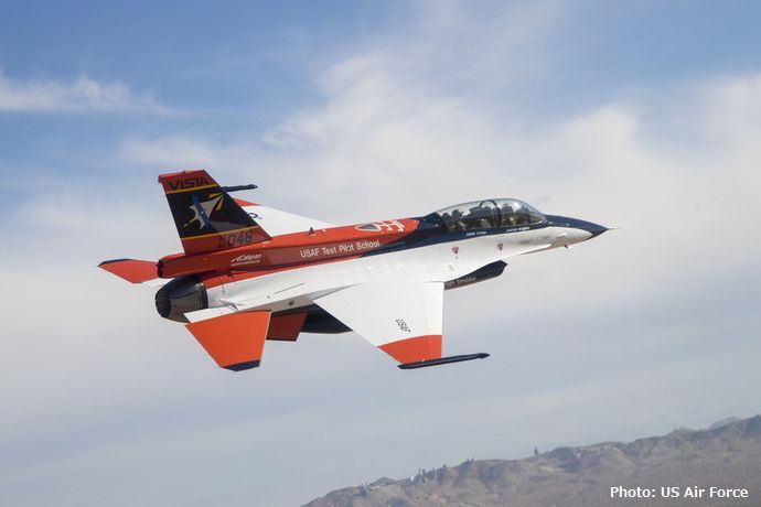 米軍がAI戦闘機の飛行訓練成功、ドローン部隊創設も…中国も無人戦闘機の開発加速！