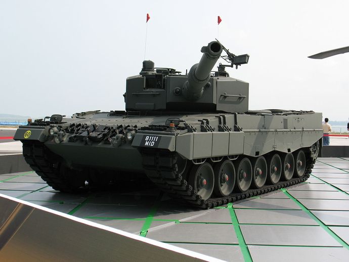 1280px-Leopard_2A4_Singapore_Airshow_2008