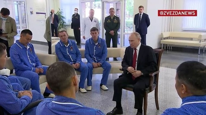 プーチン大統領が国防省の病院を訪問、負傷兵らに「軍務に戻れ」！