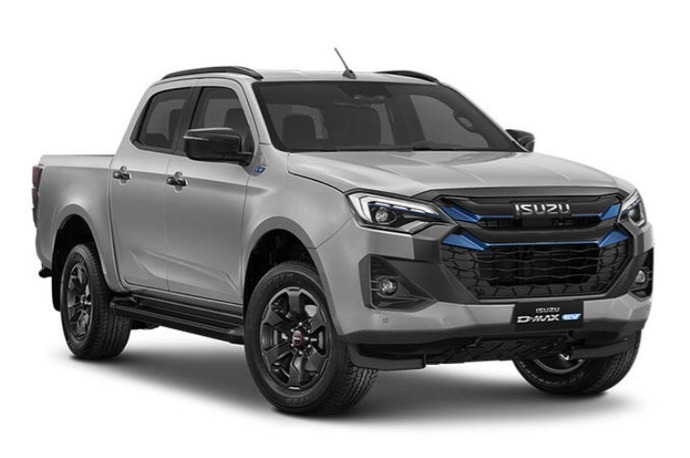 防衛省、自衛隊装甲車の後継に民生用車両を検討…「ランドクルーザー」「D-MAX」で性能試験！