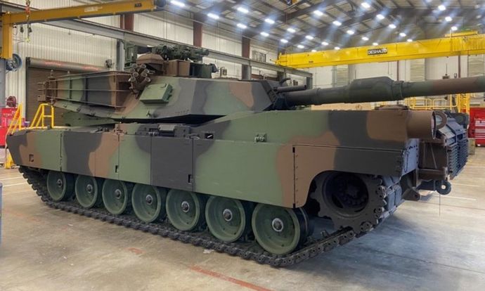 ポーランド向け米国製M1「エイブラムス」戦車お披露目…引き渡しは4月を予定！