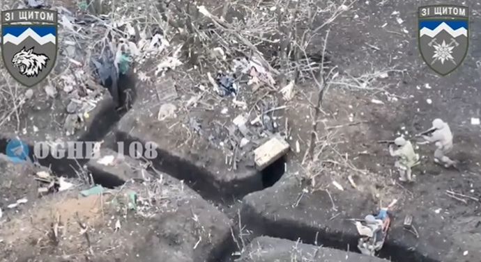 ウクライナ軍第108山岳突撃旅団がロシア軍塹壕を攻撃し兵士を捕虜にする様子！