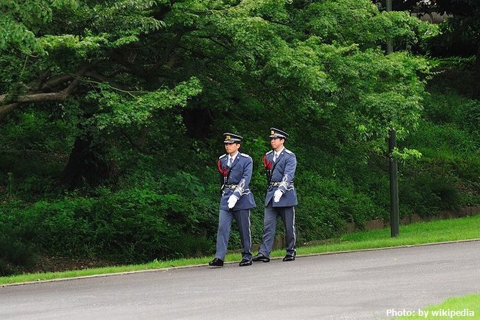 倍率17倍の精鋭部隊 皇宮警察 地下には射撃場 他様々なケースに対応した特殊訓練を日々行う ろいアンテナ
