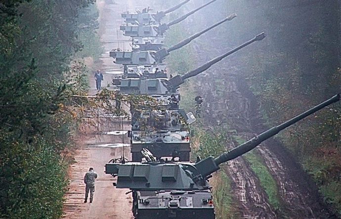 韓国軍「ポーランドがウクライナに輸出した自走式榴弾砲『AHSクラブ』部品、韓国製は一部だけ」！