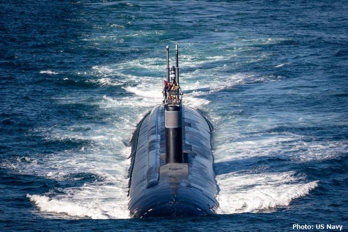 米海軍のロサンゼルス級原子力潜水艦「サンタフェ」が横須賀を出港！