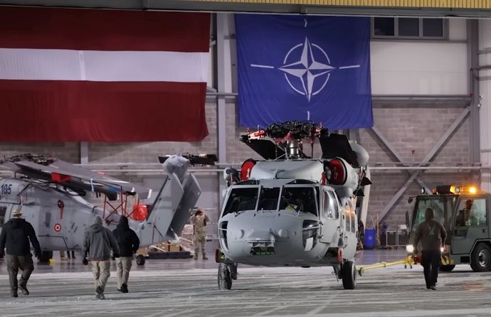 プーチン「そうだ、NATOみたいな装備や訓練をしよう」…ロシア軍事幹部に指示！