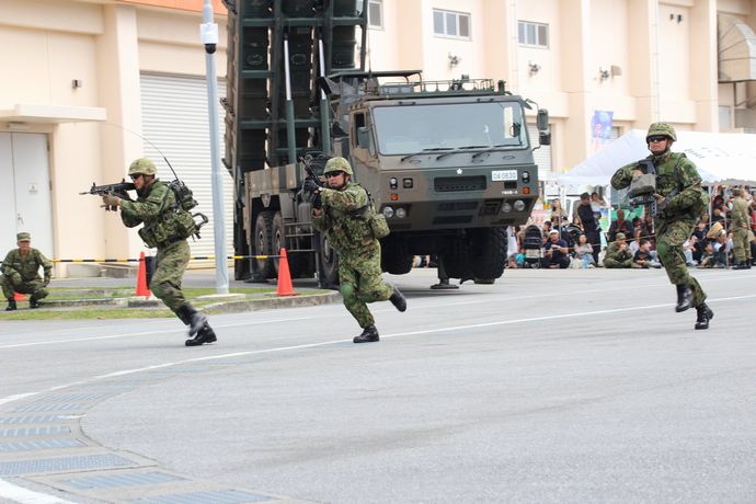 中国国営放送「日本の自衛隊から迫害されている琉球人民を助けなければ」！