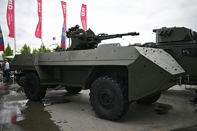 ロシア軍、改良型無人装甲車「ズビロ」の試験を4月に開始へ！
