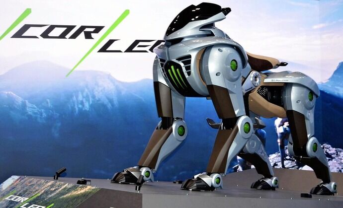 川崎重工、人が乗れる四足歩行ロボ「CORLEO」の本格開発に着手…2035年に製品化へ！