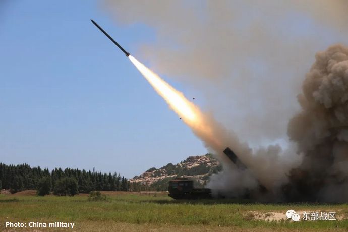 中国軍が台湾周辺に弾道ミサイル11発を発射…軍事演習を開始！