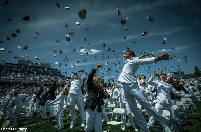 アナポリスで米海軍士官学校2023年度クラスの卒業式…オースティン国防長官が参列！