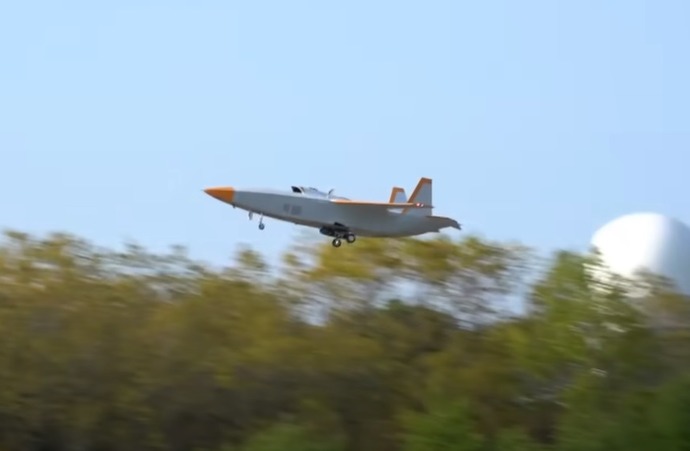 スバル製「新たな日の丸航空機」が飛んだ…防衛装備庁が実験機の試験飛行映像を公開！