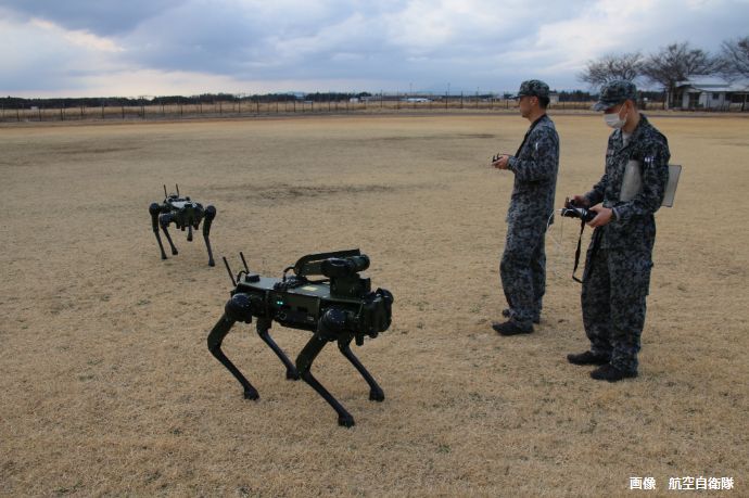 空自百里基地にワンちゃんロボット「Vision60」が到着…基地警備等の一役として期待！