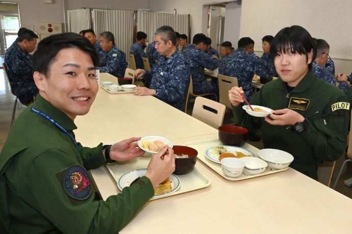 艦めし…下総航空基地の昼食で「北海道産ほたて・ほっき貝」を使用した国産水産物応援メニュー提供！