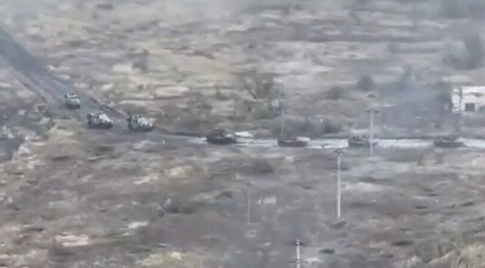 数千人の歩兵と数百両の装甲戦闘車両でアウディーイウカを攻撃したロシア軍、一度に戦車34両失う？