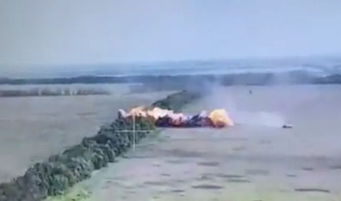ウクライナ軍が地雷原処理ロケットにより地雷原通過口を開設！