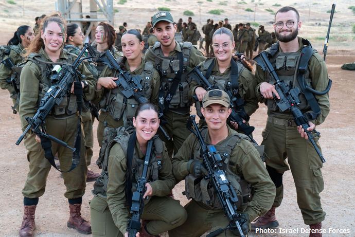 イスラエル軍男女混合部隊「カラカル大隊」、14時間で100人のハマス戦闘員を射殺！