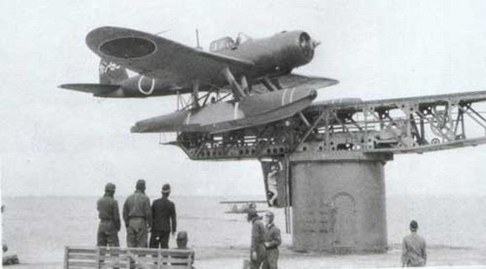 日本軍の飛行機はカタパルトで押し出すとバラバラになるから蚊みたく飛んでいたんだっけ？