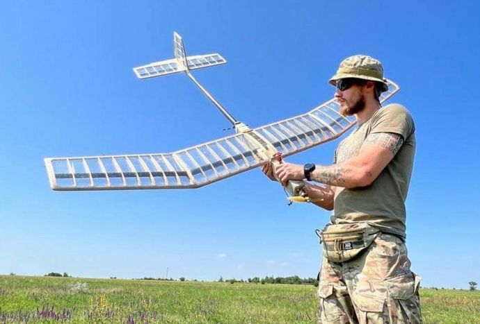 「夏休みの工作」じゃないぞ…ウクライナ国防省が新型偵察機「SpyGun」を前線配備と発表！