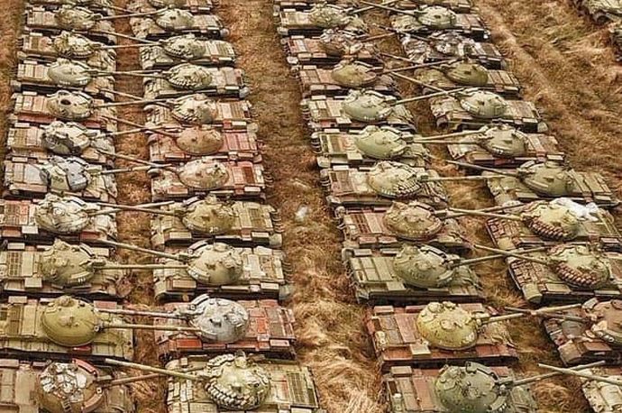 ロシア軍の戦車含む車両被害が異常に低下⇒もうこれ以上前進できないってことですか？！