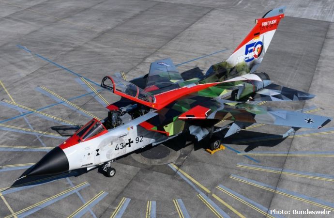 ドイツ空軍、トーネード多用途戦闘機の配備50周年を記念した特別塗装を公開！