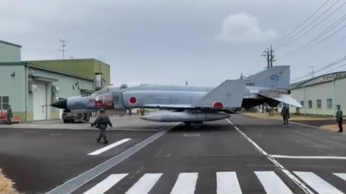 雄姿を再び、F４戦闘機「ファントム」が空自岐阜基地から航空宇宙博物館へ引っ越し！