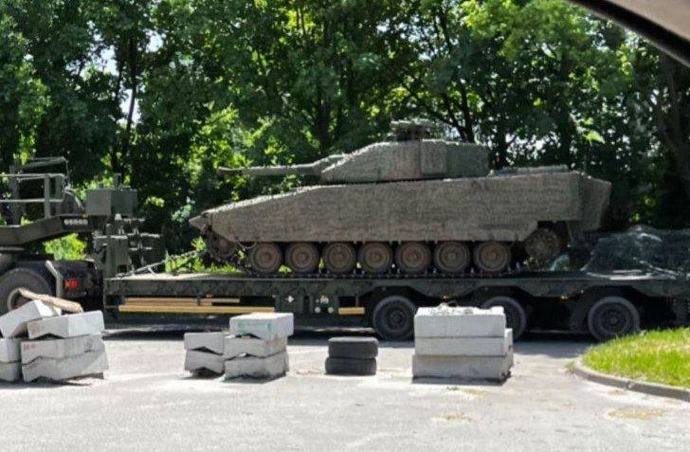 「これは非常に優れた戦闘車だ」スウェーデンのCV90歩兵戦闘車がウクライナに到着…反攻に参加へ！