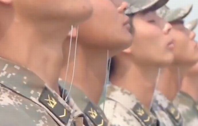 軍事パレードに参加する中国人民解放軍兵士の訓練の様子！