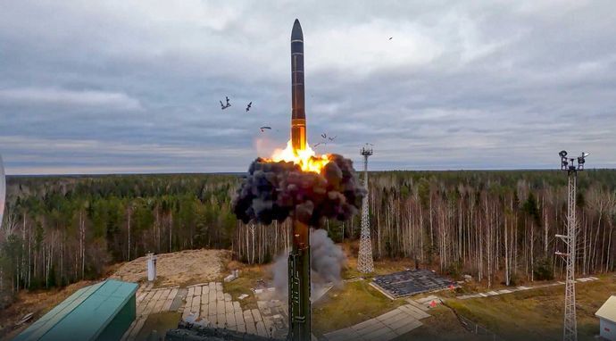 ロシア下院議長、戦術核兵器の使用を提案…無人機攻撃巡り「報復」で強硬論！