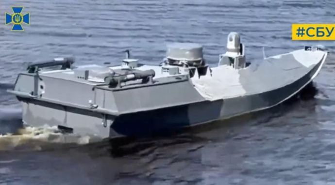 火炎放射器を搭載したウクライナ軍「海上ドローン」とロシア艦船との交戦の瞬間映像！