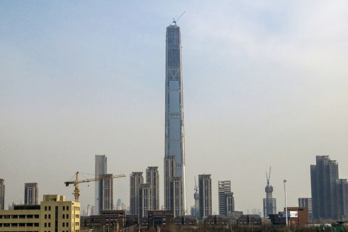 中国経済の減速、高さ597メートルの超高層ビル「高銀金融117」が未完成のまま放棄！